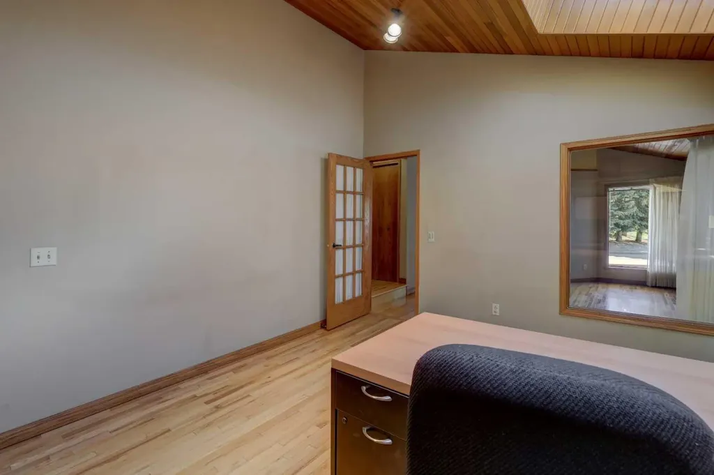 2328 Munro Drive NE Calgary AB T2E 5Y9