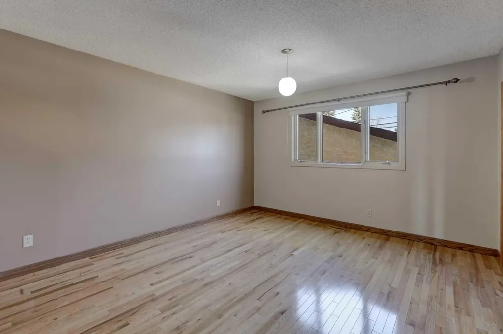2328 Munro Drive NE Calgary AB T2E 5Y9