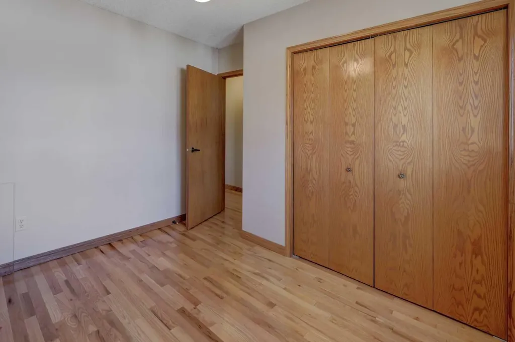 2328 Munro Drive NE Calgary AB T2E 5Y9