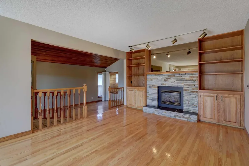 2328 Munro Drive NE Calgary AB T2E 5Y9
