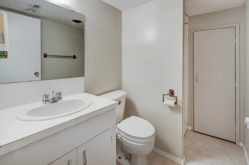 2328 Munro Drive NE Calgary AB T2E 5Y9