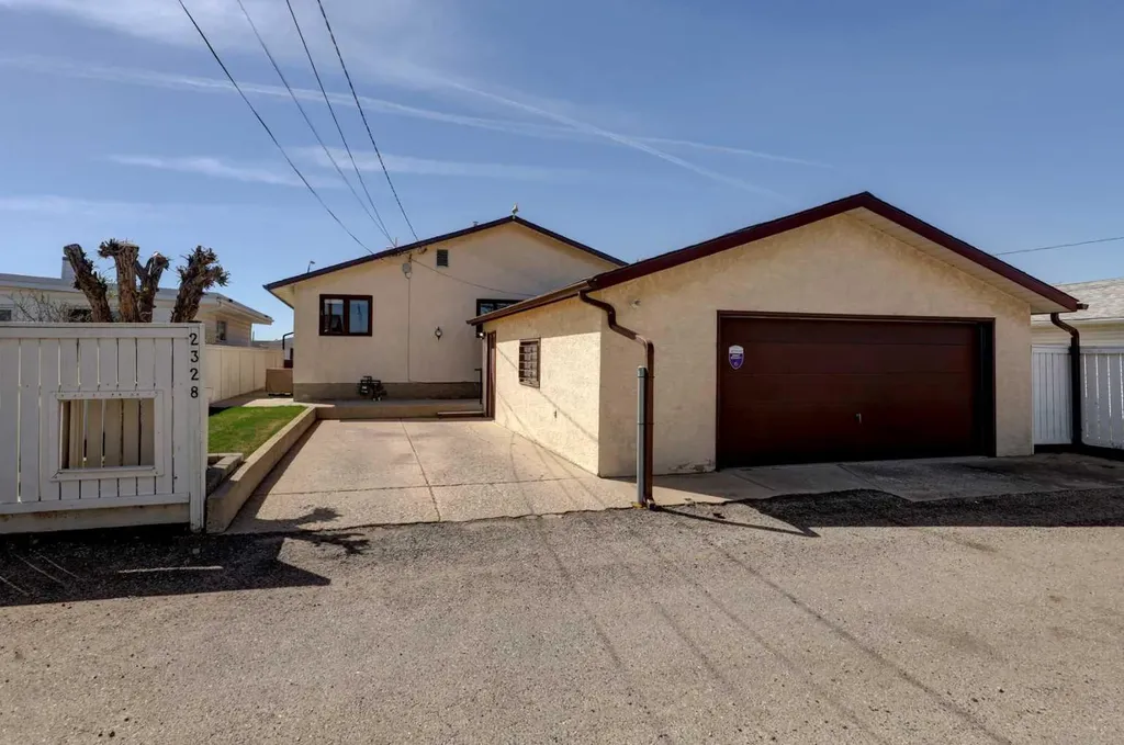 2328 Munro Drive NE Calgary AB T2E 5Y9