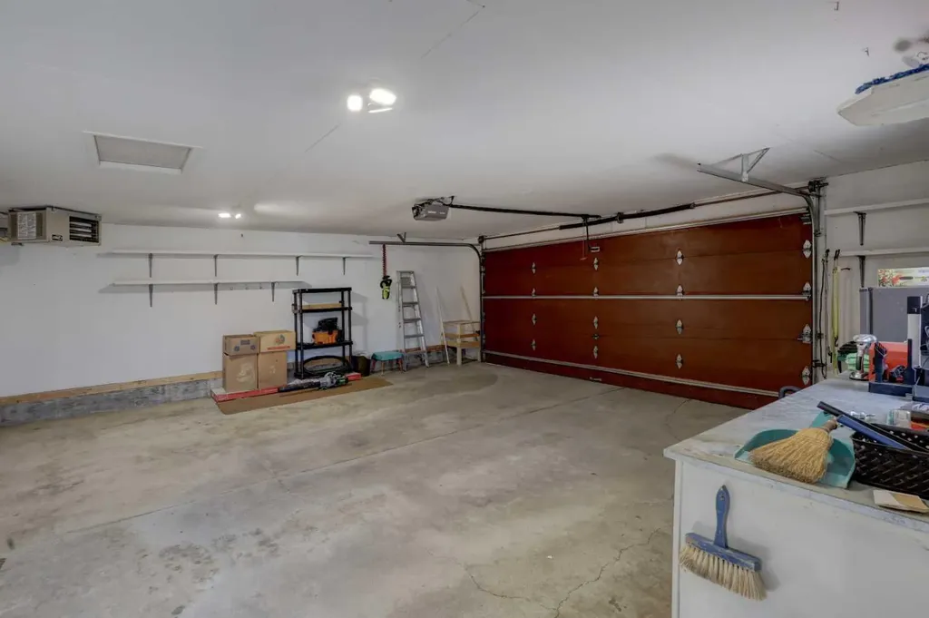 2328 Munro Drive NE Calgary AB T2E 5Y9