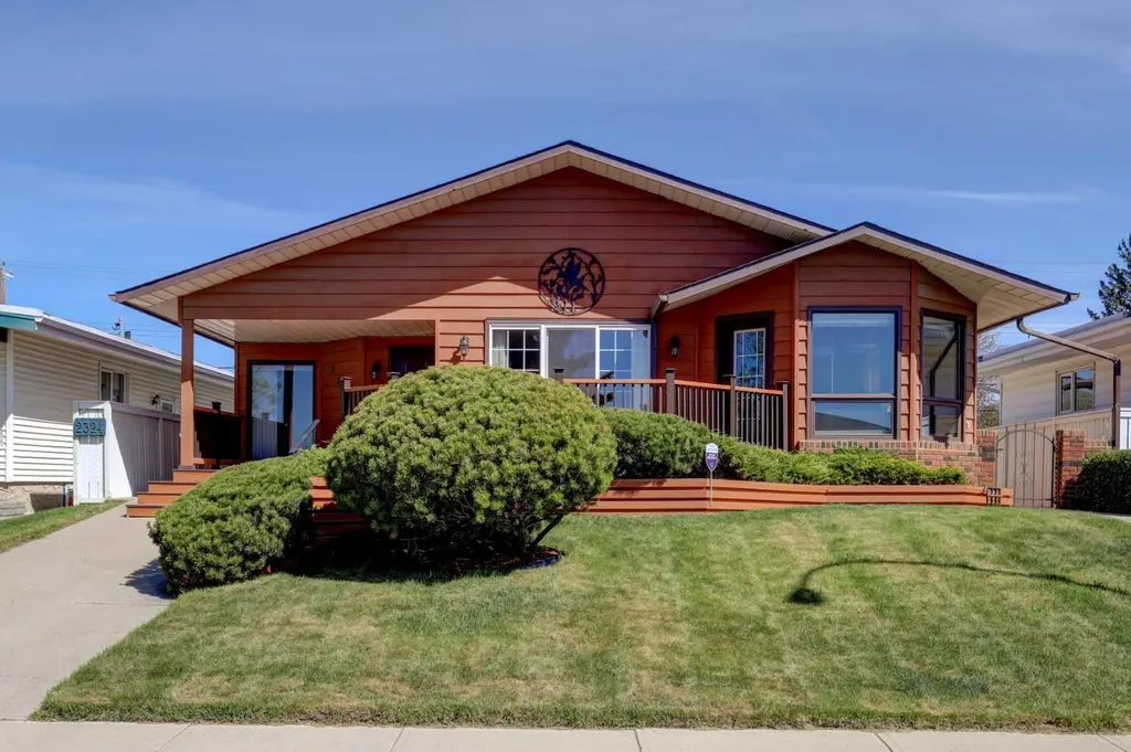 2328 Munro Drive NE Calgary AB T2E 5Y9