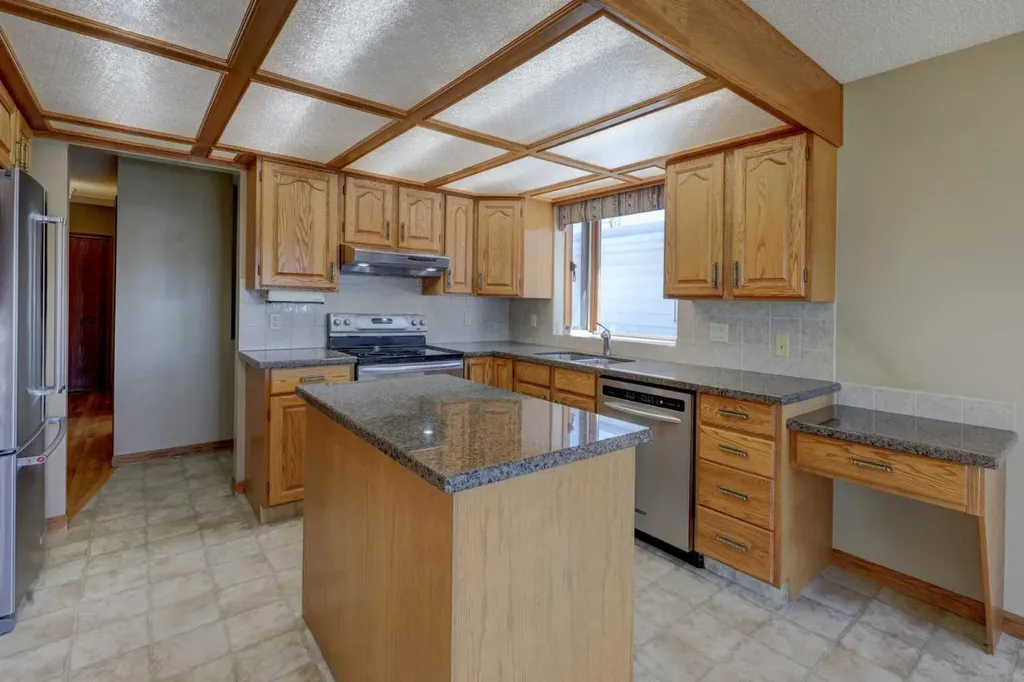 2328 Munro Drive NE Calgary AB T2E 5Y9