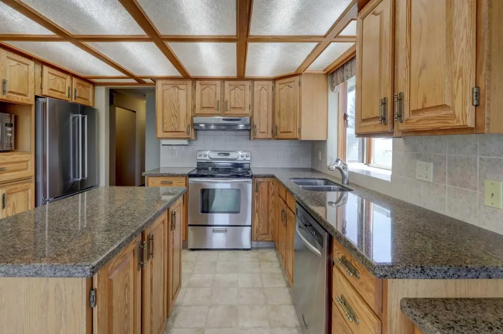 2328 Munro Drive NE Calgary AB T2E 5Y9