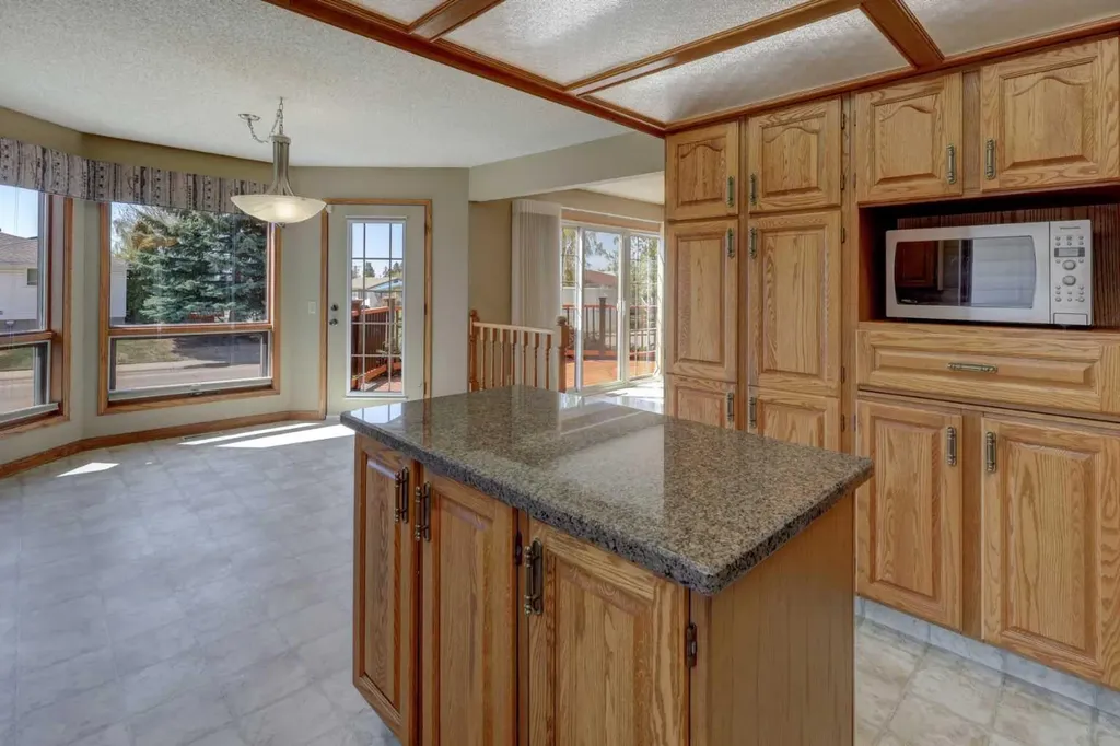 2328 Munro Drive NE Calgary AB T2E 5Y9