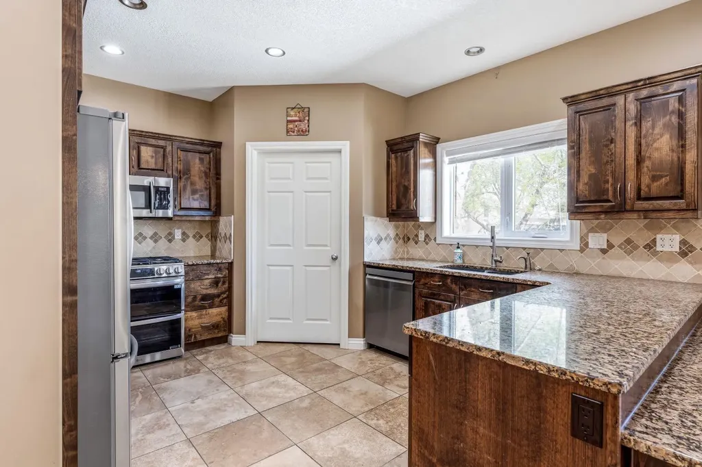 258 2a Street W Cardston AB T0K 0K0