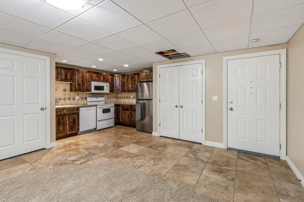 258 2a Street W Cardston AB T0K 0K0