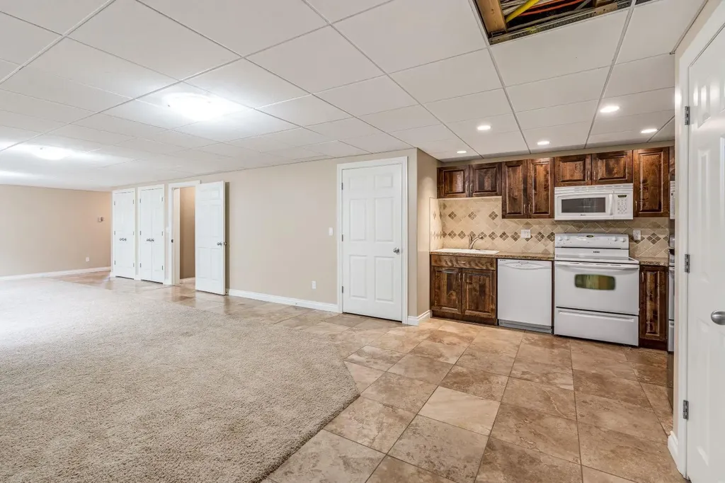 258 2a Street W Cardston AB T0K 0K0