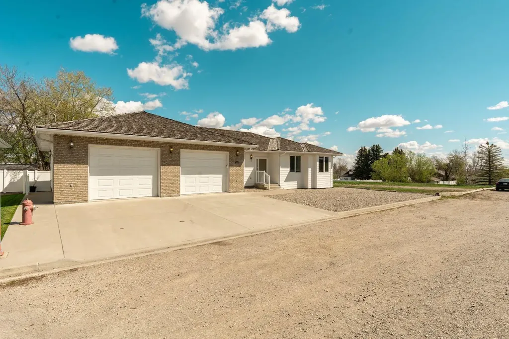 258 2a Street W Cardston AB T0K 0K0