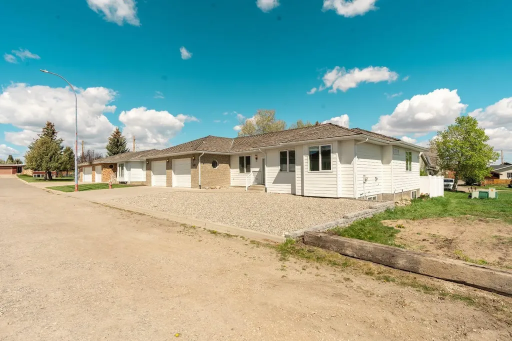 258 2a Street W Cardston AB T0K 0K0