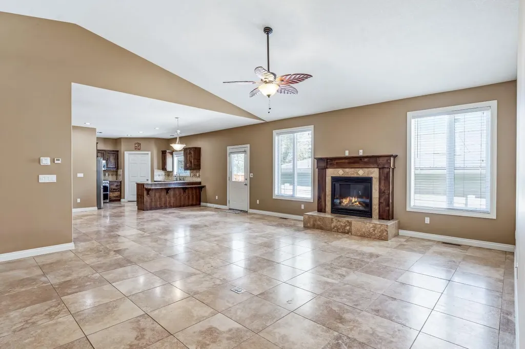 258 2a Street W Cardston AB T0K 0K0