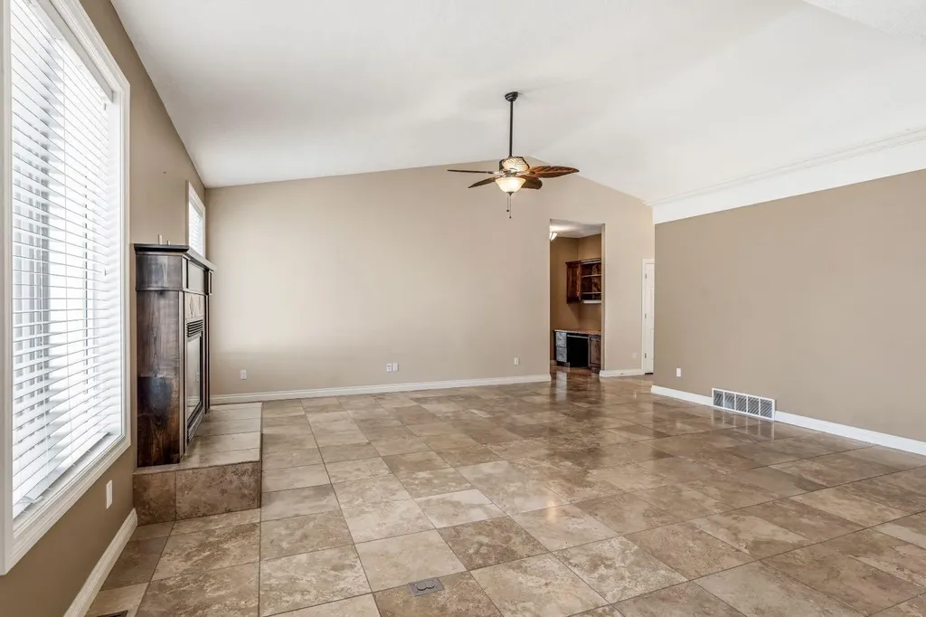 258 2a Street W Cardston AB T0K 0K0