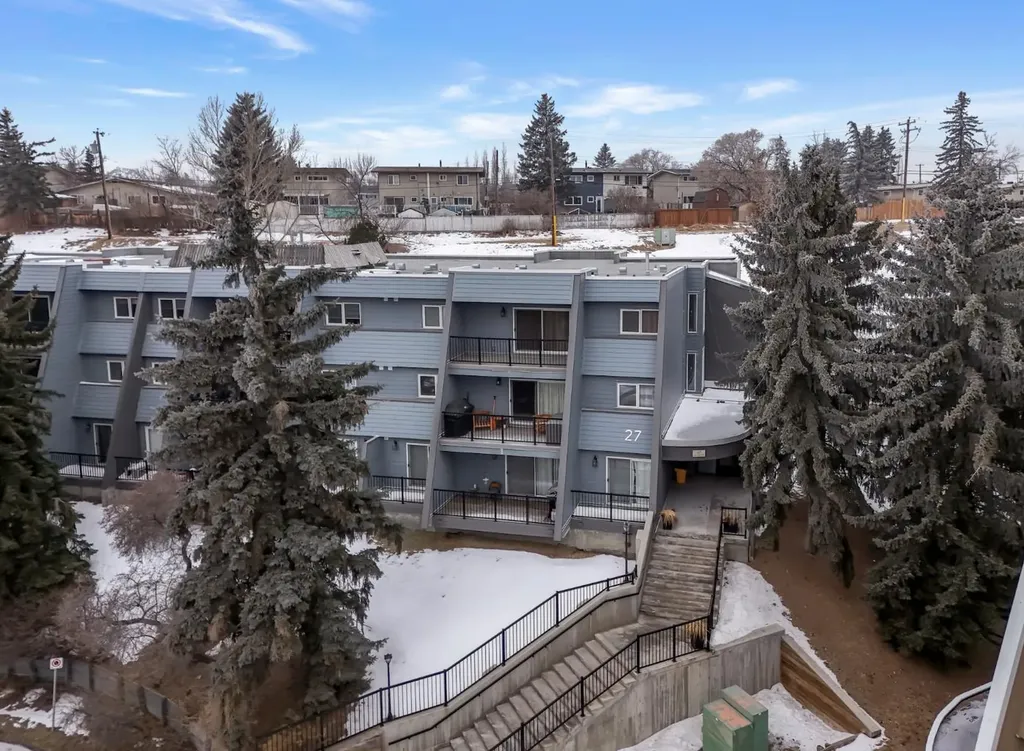 27 Grier Place NE Calgary AB T3K 5Y5