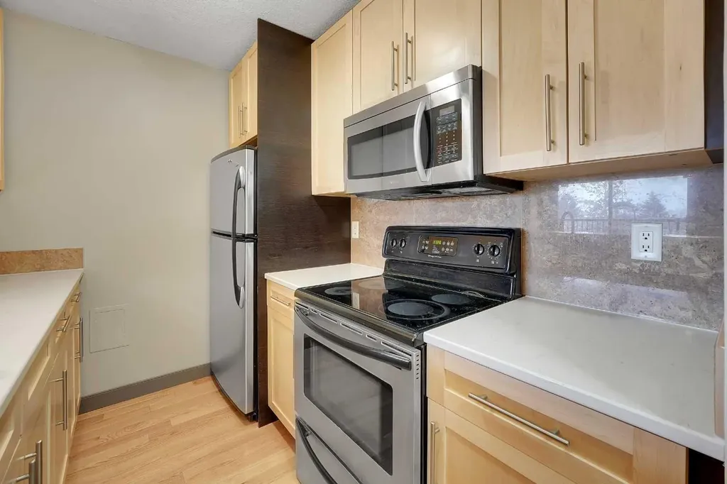 27 Grier Place NE Calgary AB T3K 5Y5