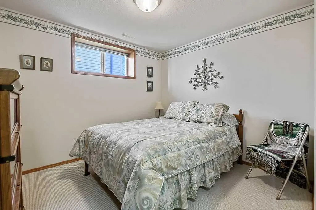 1130 High Glen Place NW High River AB T1V 1R5