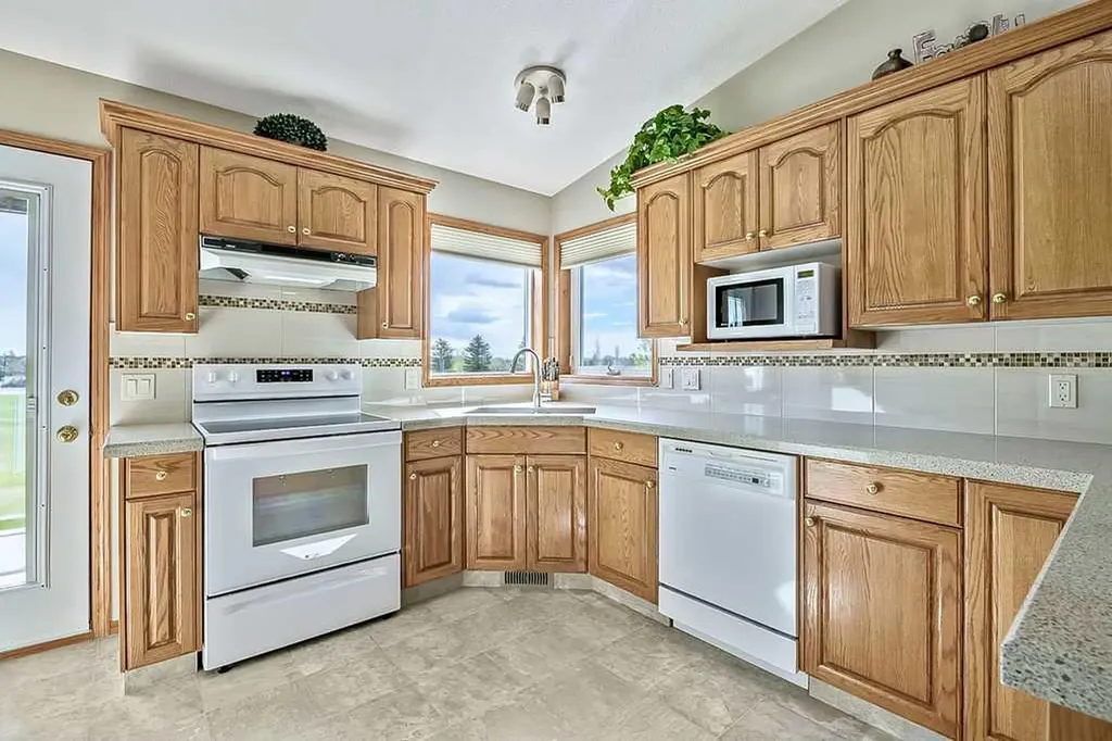 1130 High Glen Place NW High River AB T1V 1R5