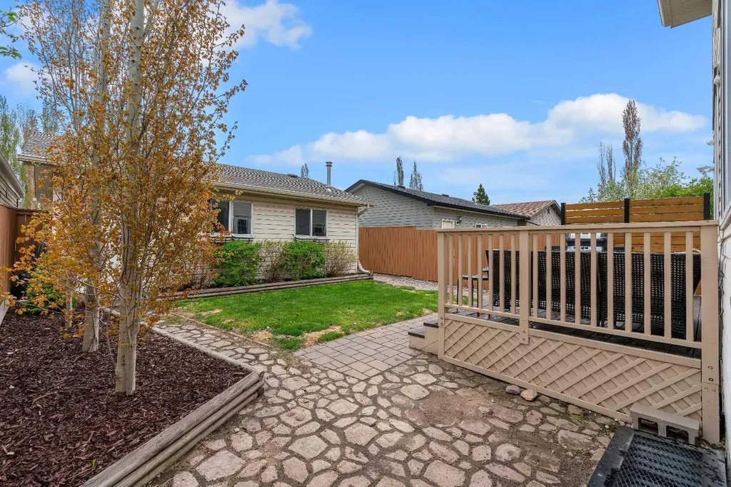 104 Prestwick Street SE Calgary AB T2Z 4K9