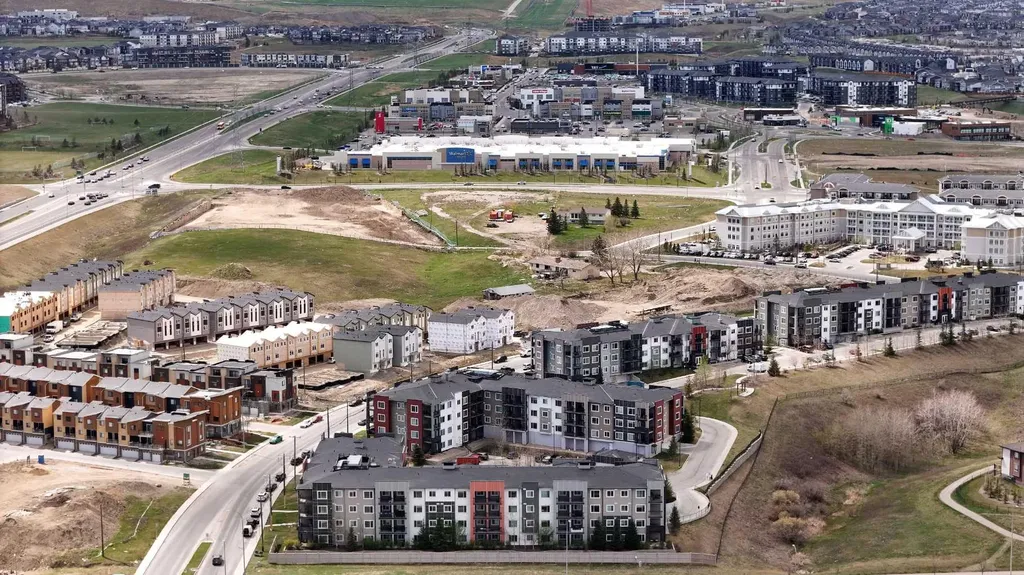 8 Sage Hill Terrace NW Calgary AB T3R 0W5