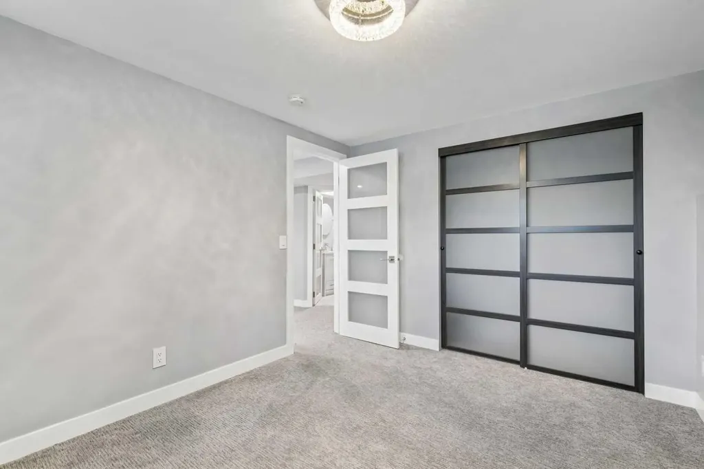 427 96 Avenue SE Calgary AB T2J 0H1