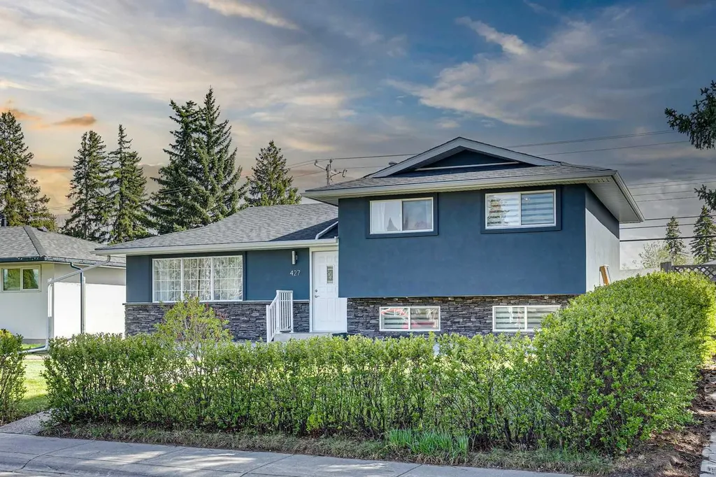427 96 Avenue SE Calgary AB T2J 0H1