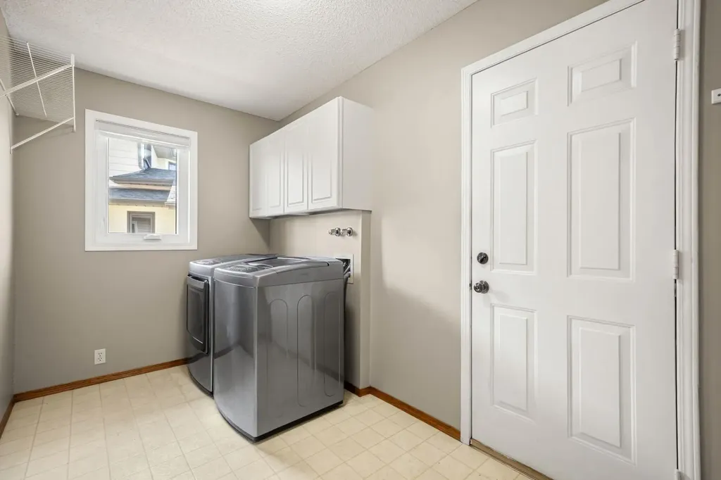 131 Lake Simcoe Court SE Calgary AB T2J 7E7
