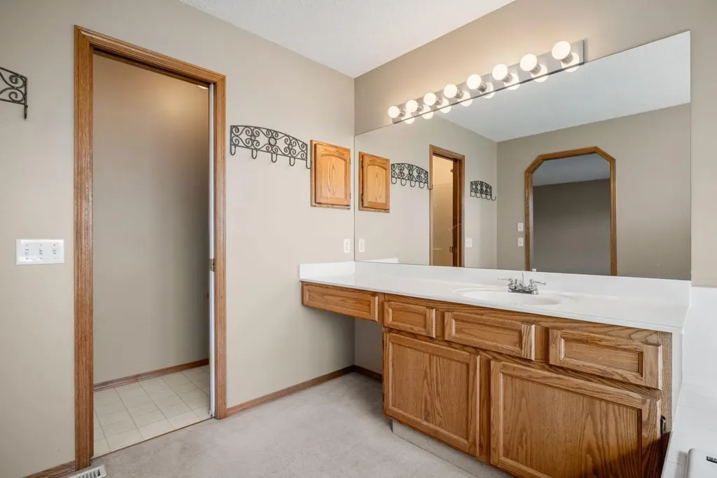 131 Lake Simcoe Court SE Calgary AB T2J 7E7
