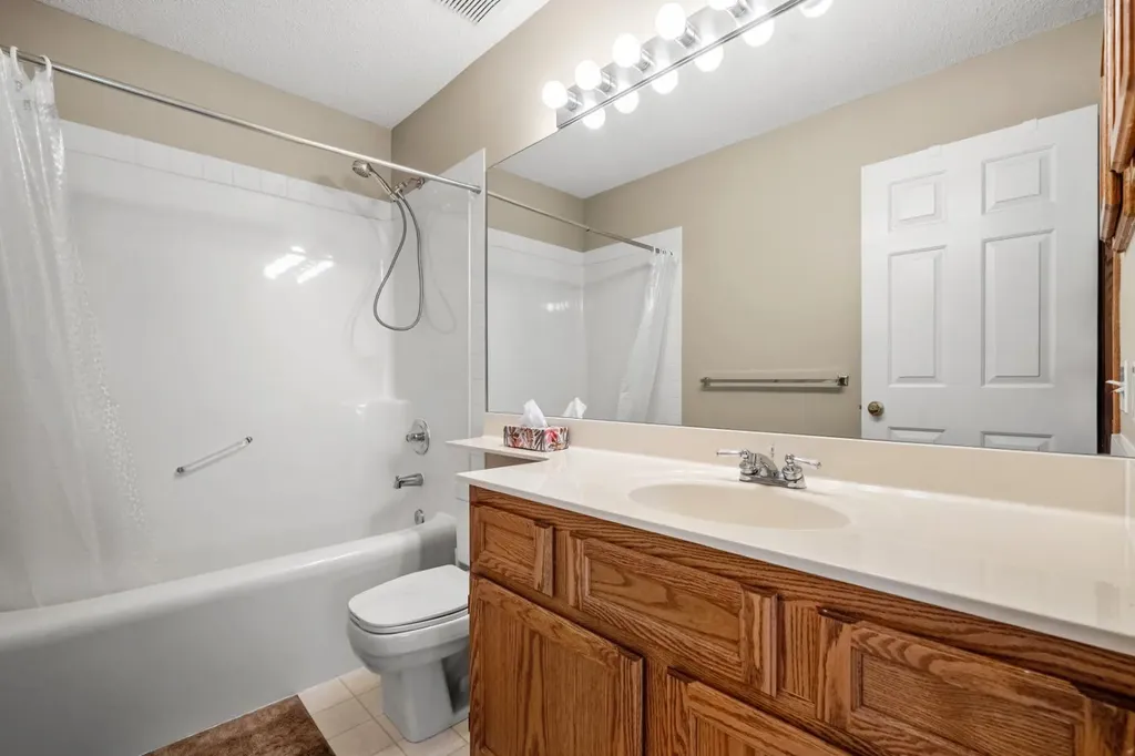 131 Lake Simcoe Court SE Calgary AB T2J 7E7