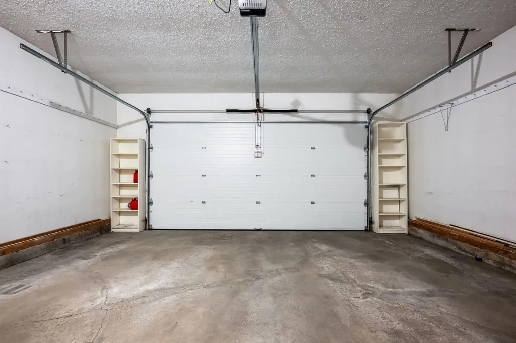 131 Lake Simcoe Court SE Calgary AB T2J 7E7