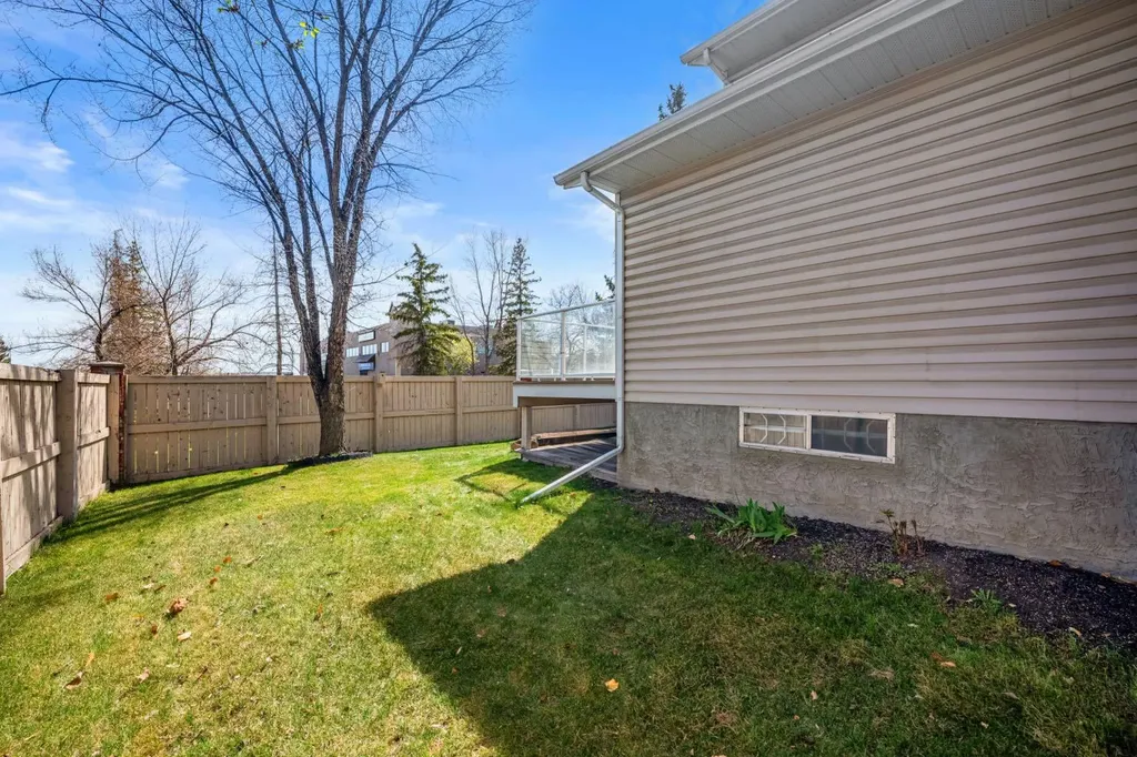 131 Lake Simcoe Court SE Calgary AB T2J 7E7