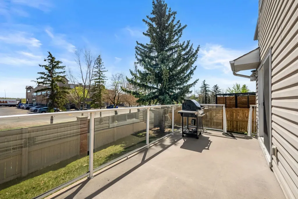 131 Lake Simcoe Court SE Calgary AB T2J 7E7