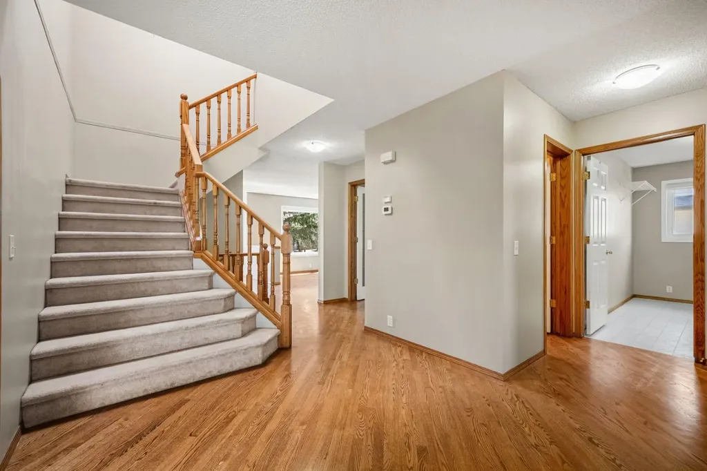 131 Lake Simcoe Court SE Calgary AB T2J 7E7