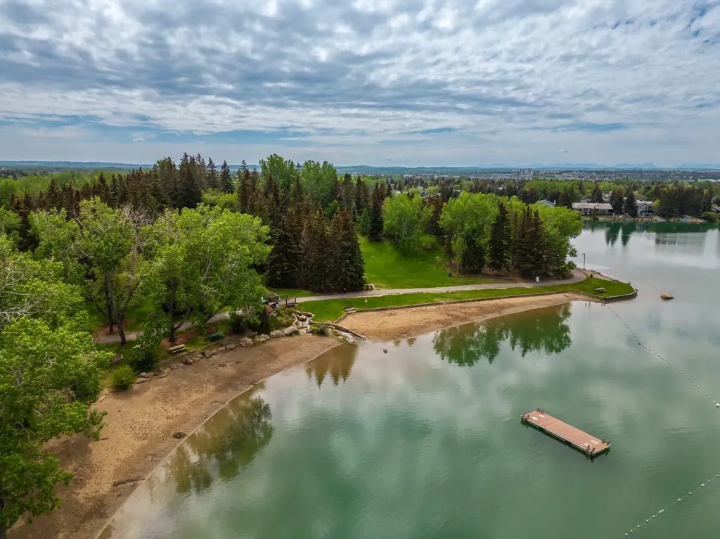 131 Lake Simcoe Court SE Calgary AB T2J 7E7