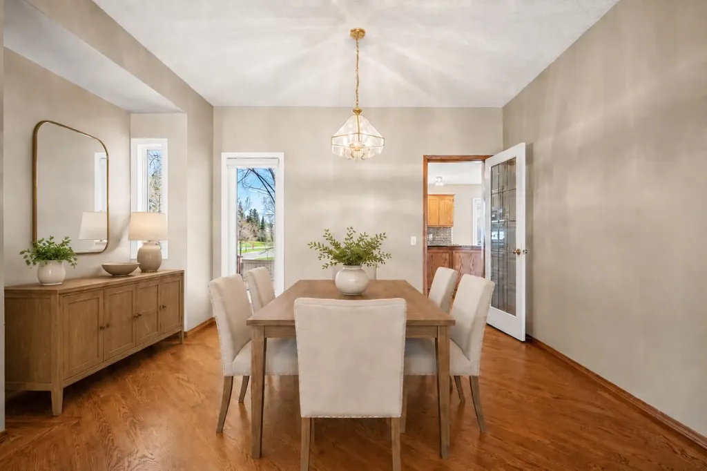 131 Lake Simcoe Court SE Calgary AB T2J 7E7