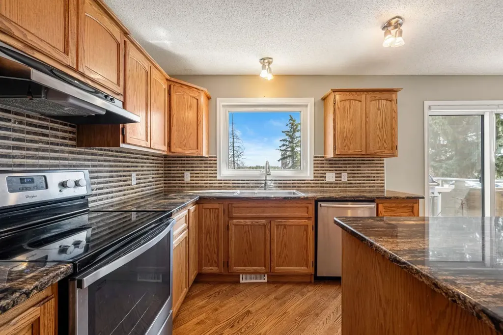 131 Lake Simcoe Court SE Calgary AB T2J 7E7