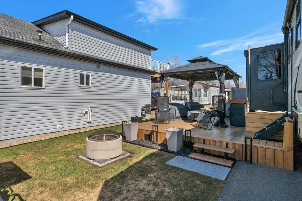 25074 South Pine Lake Road Rural Red Deer County AB T0M 1R0
