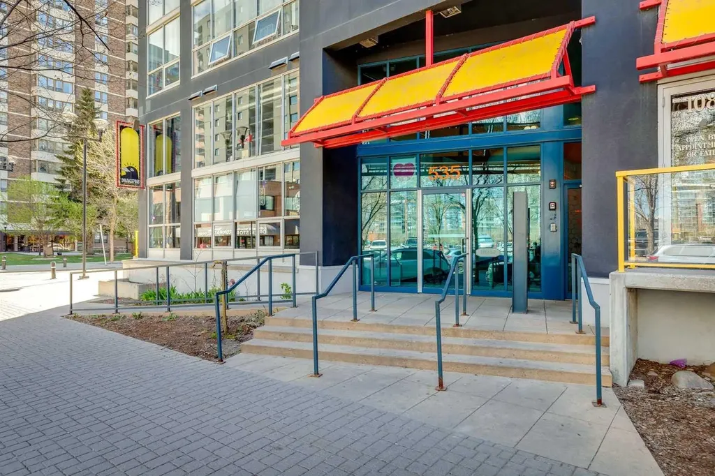 535 8 Avenue SE Calgary AB T2G 5S9