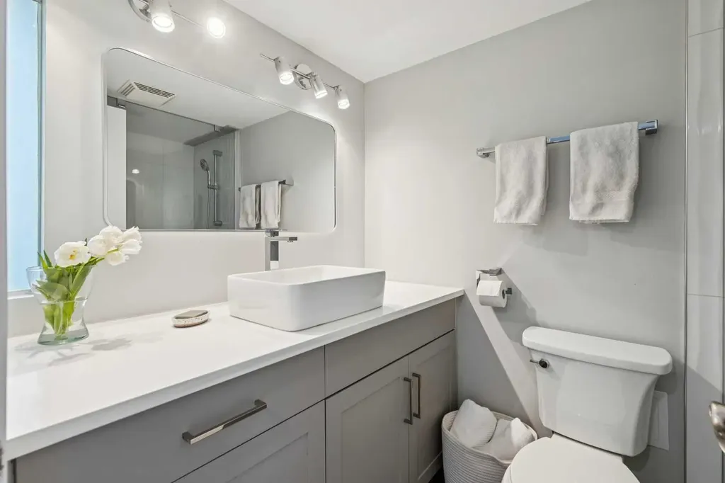 535 8 Avenue SE Calgary AB T2G 5S9