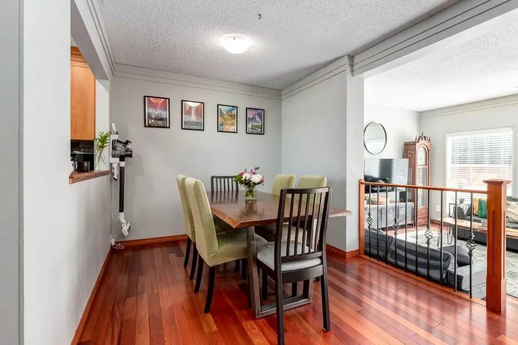 5019 46 Avenue SW Calgary AB T3E6R1
