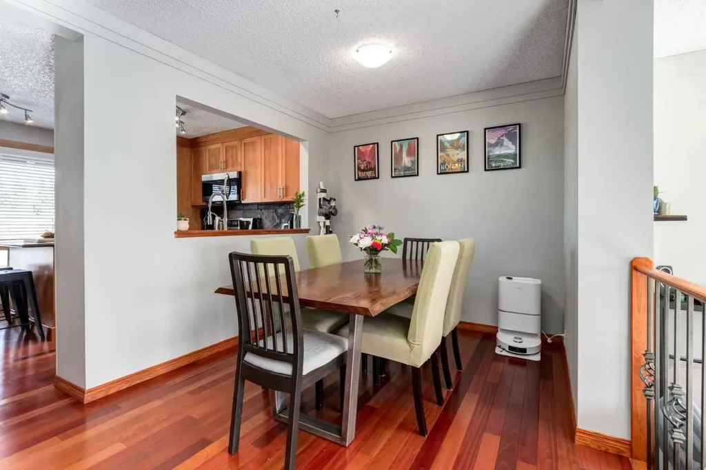 5019 46 Avenue SW Calgary AB T3E6R1