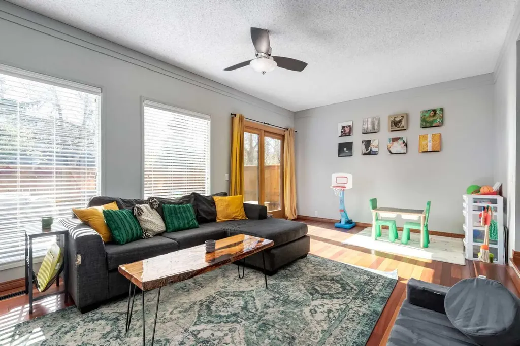 5019 46 Avenue SW Calgary AB T3E6R1