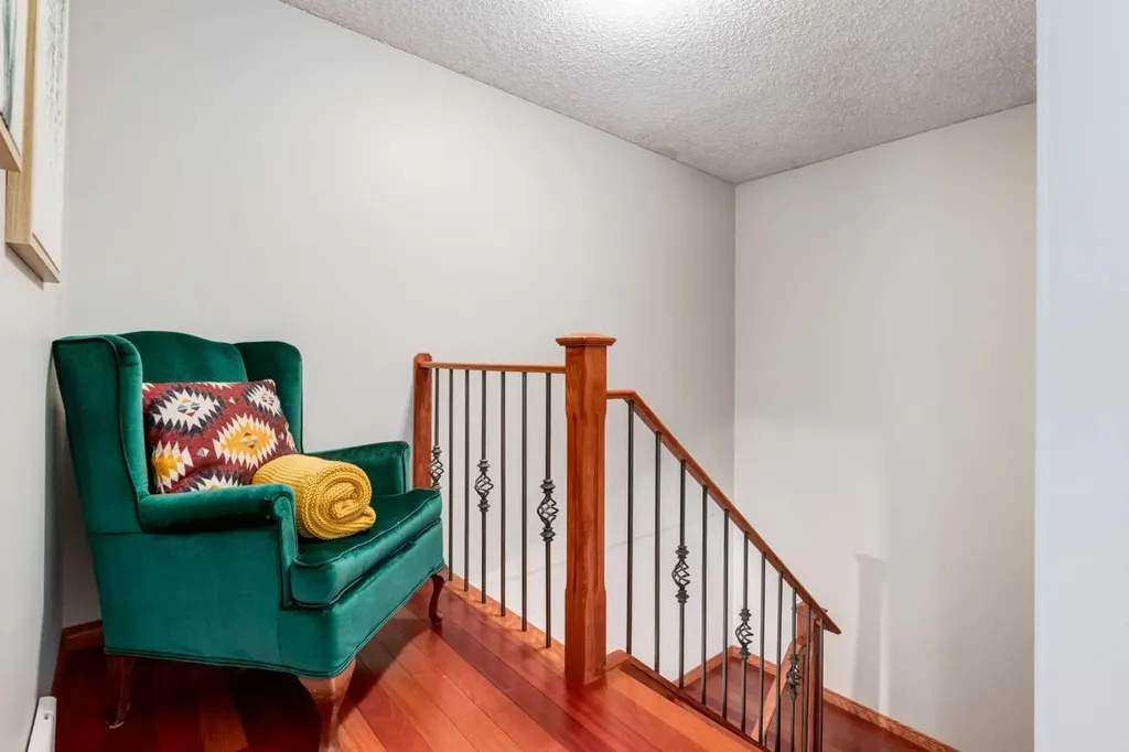 5019 46 Avenue SW Calgary AB T3E6R1