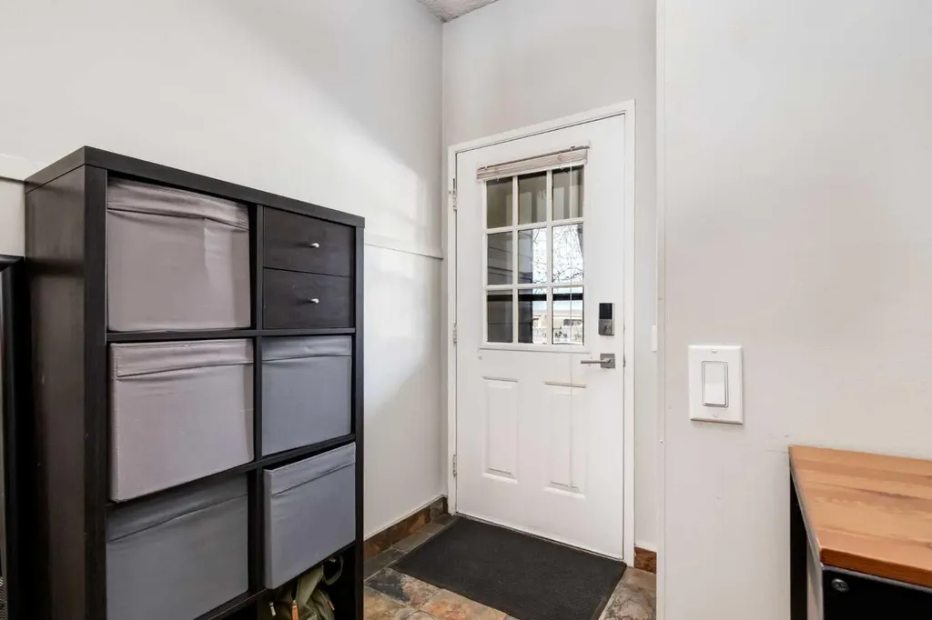 5019 46 Avenue SW Calgary AB T3E6R1