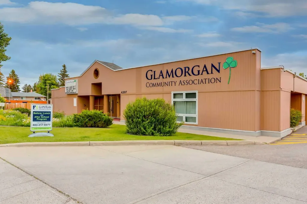 5019 46 Avenue SW Calgary AB T3E6R1