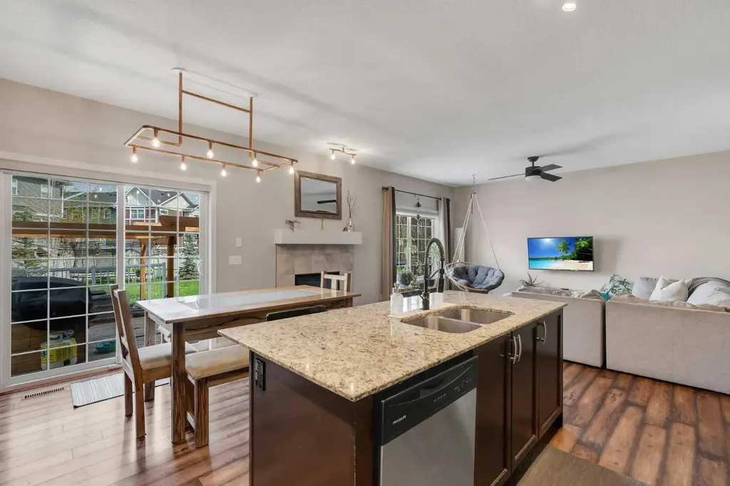69 Kingsbridge Place SE Airdrie AB T4A 0S4
