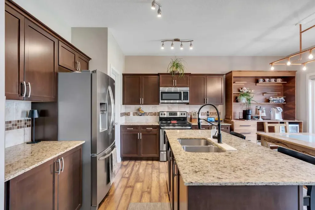 69 Kingsbridge Place SE Airdrie AB T4A 0S4