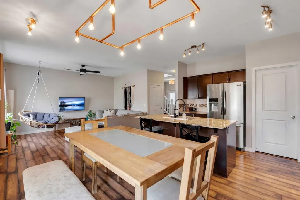 69 Kingsbridge Place SE Airdrie AB T4A 0S4
