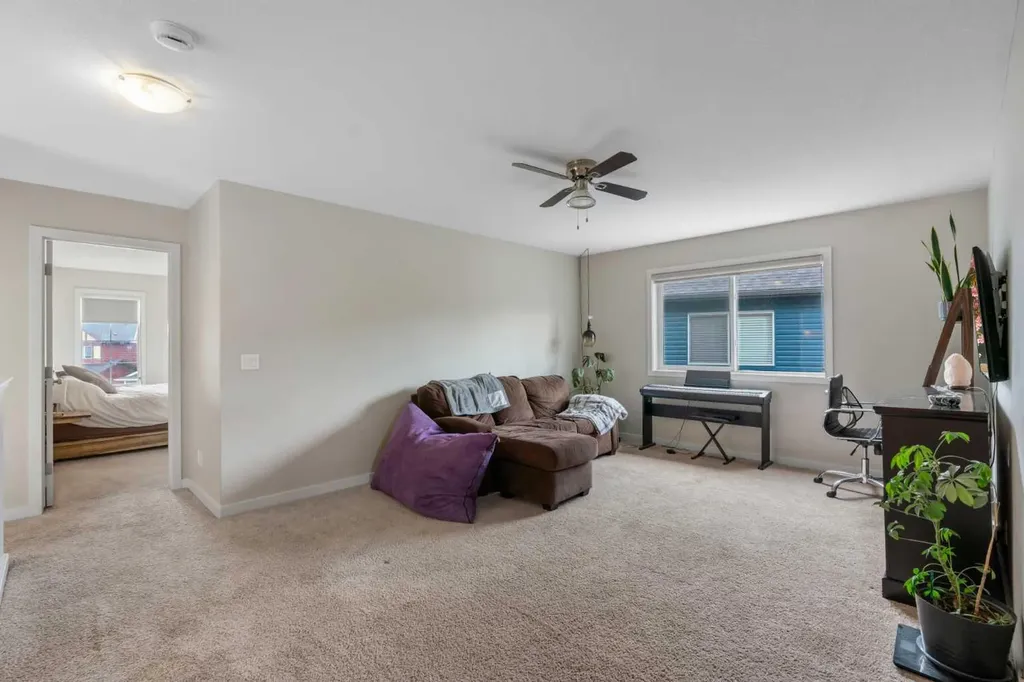69 Kingsbridge Place SE Airdrie AB T4A 0S4