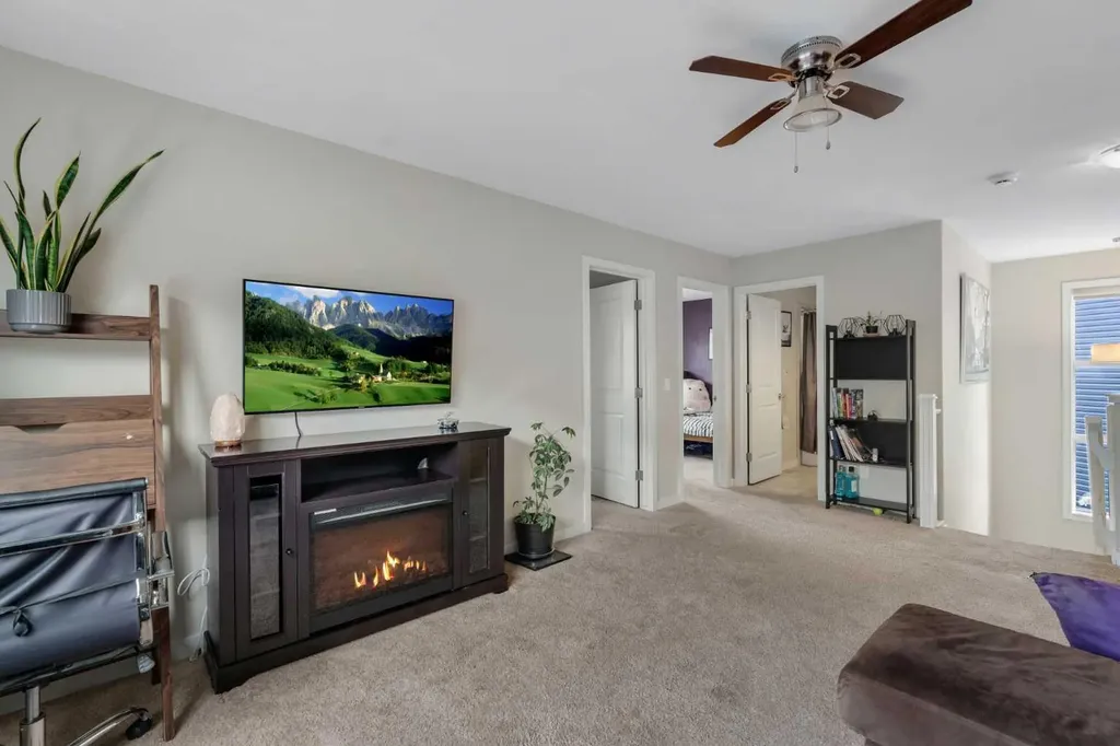 69 Kingsbridge Place SE Airdrie AB T4A 0S4